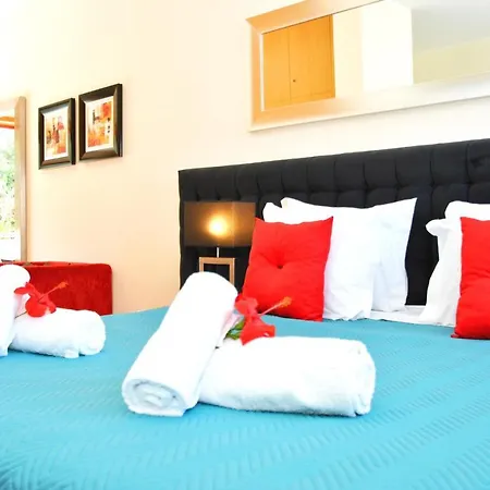 Malibu By Algarve Vacation וילה אלבופיירה